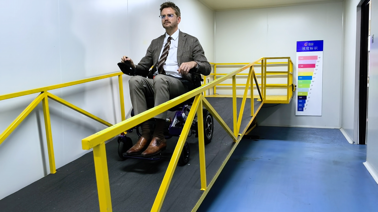 Power wheelchair doorway approach test